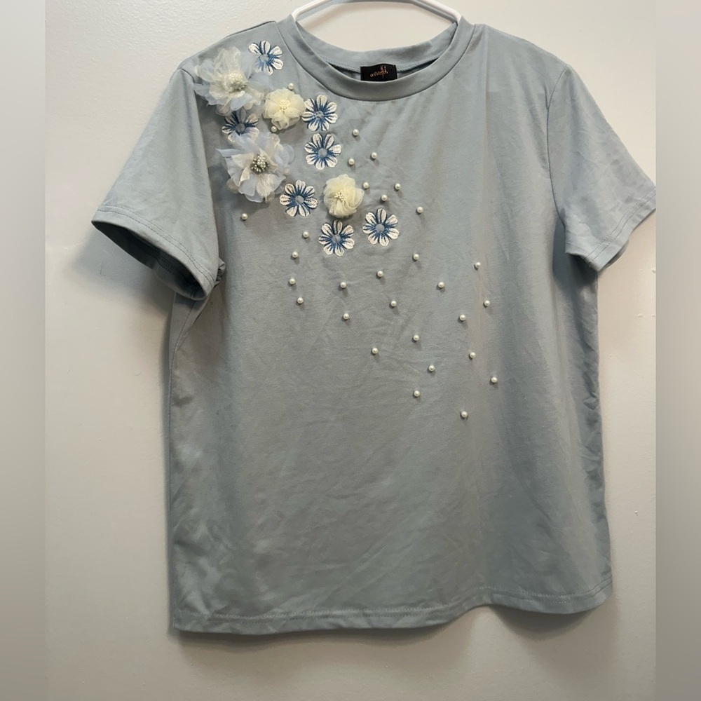 Elegant Light Blue Floral Embellished Women's Tee